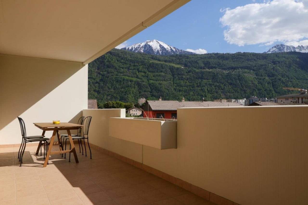 Modern Apartment Close To Martigny Train Station Экстерьер фото